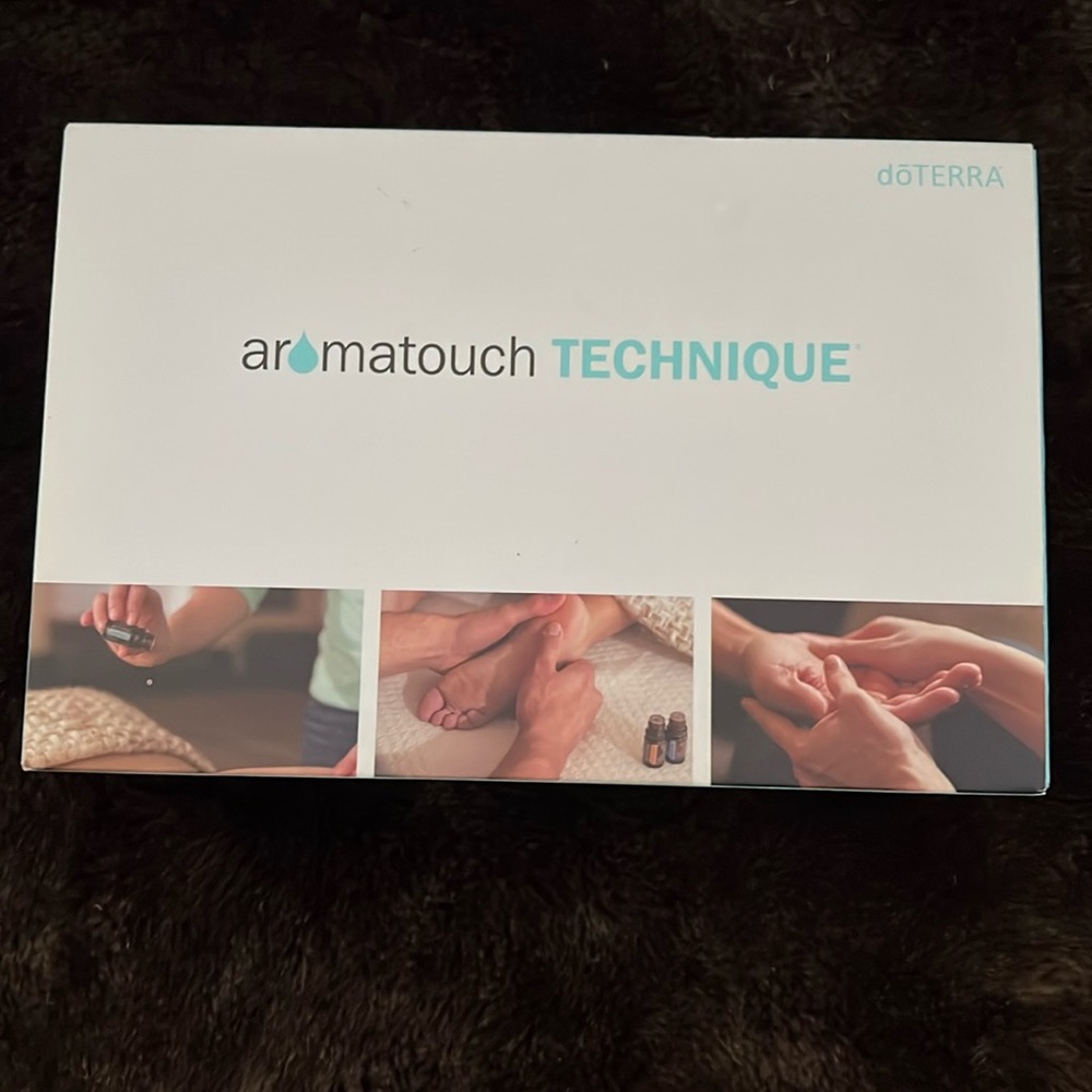 NWOT- 💜Doterra💜aromatouch technique kit. NWOT TAGS 💧